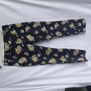 Joe B Ankle length pants, Black w/yellow Flowers, Pull-on, Faux Pockets